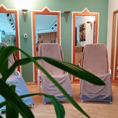 Behringers Freizeit - Und Tagungshotel Goessweinstein Exterior foto