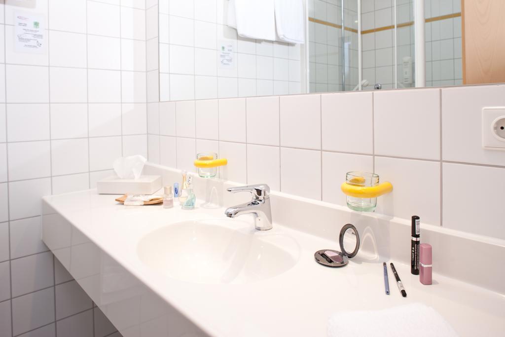 Behringers Freizeit - Und Tagungshotel Goessweinstein Exterior foto
